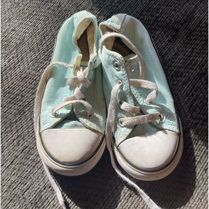 Child size 10 teal converse